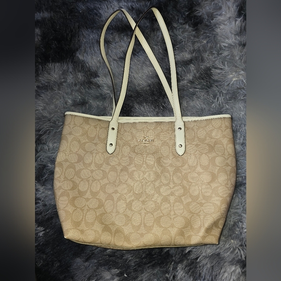 Coach Cream Tote Bag with Signature Design - Picture 1 of 3